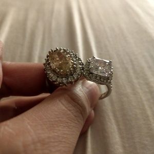 Two silver tone 💎💍